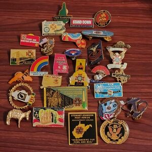 Assortmant of 30 Hat/Lapel Pins